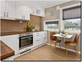 https://www.derbykitchenfitter.co.uk/ website