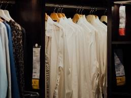 https://www.adelaidewardrobes.com.au/ website